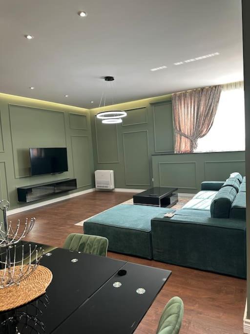 Green Apartment Tirana Bagian luar foto
